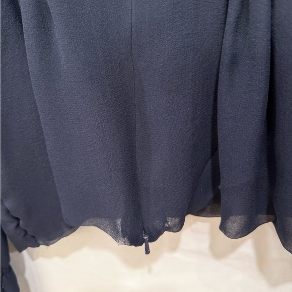 OSCAR DE LA RENTA - NAVY BLUE SILK CHIFFON RUFFLE ROSE BLOUSE - Size 6 - Picture 9 of 9